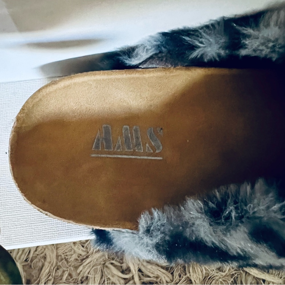 Fluffy Leopard Clogs - Picture 10 of 10